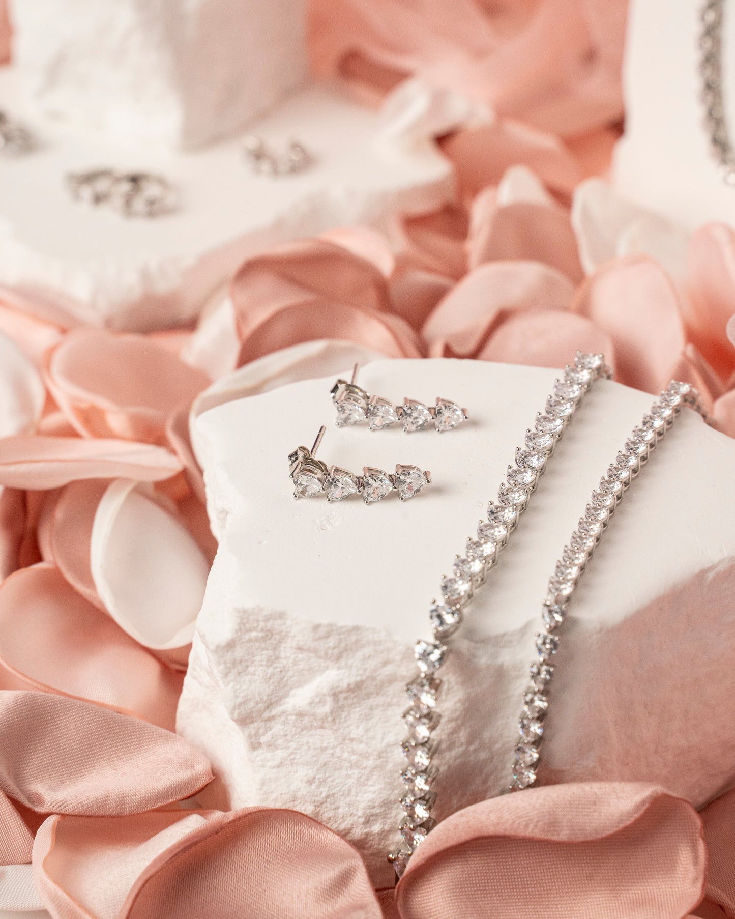 Orecchino pendente AMORE